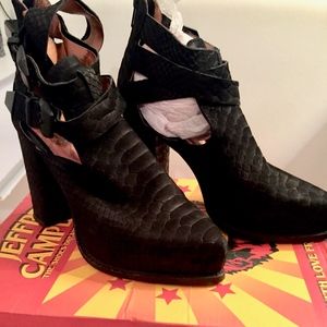 Platform strappy womens shoes size 6